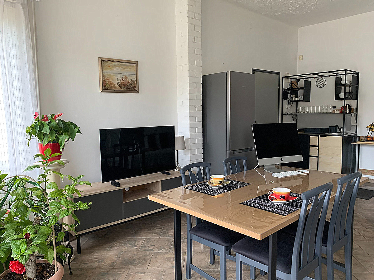 Hanna Apartman – nappali és étkező